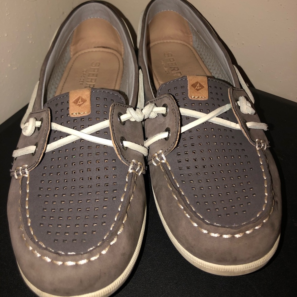 Sperry’s size 8